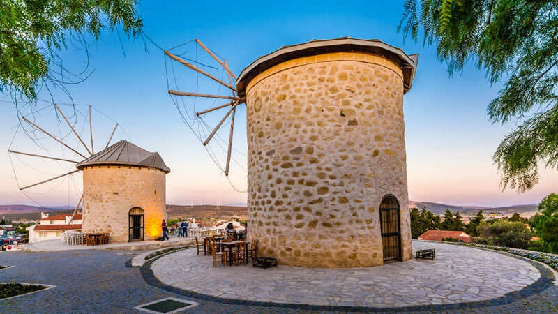 izmir_cesme_alacati_yel_degirmenleri
