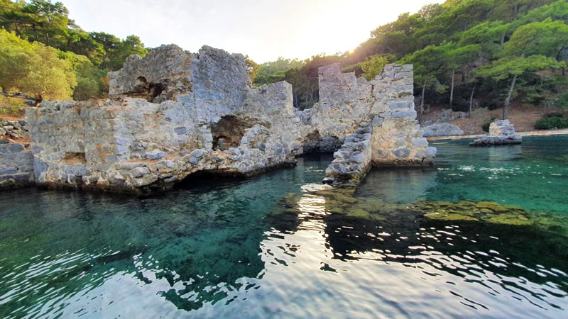 mugla_dalaman_kleopatra_hamam_koyu